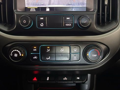 Used 2019 Chevrolet Colorado LT w/ LT Convenience Package RWD image 22
