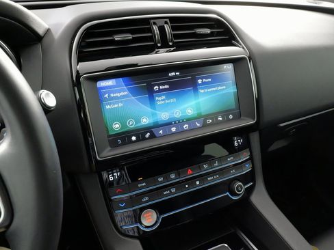 Used 2020 Jaguar F-PACE Premium image 50