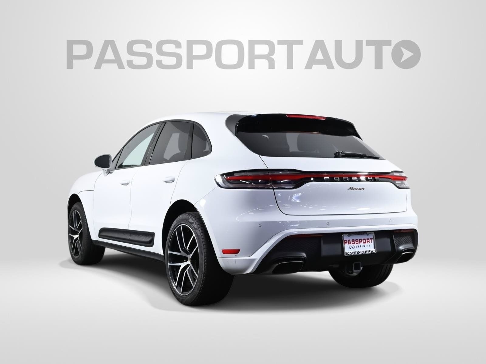Used 2024 Porsche Macan Turbo AWD/4WD image 4