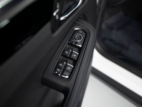 New 2026 Porsche Macan image 19