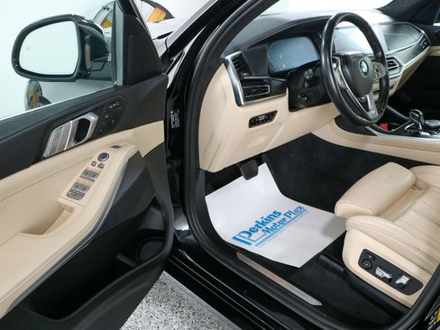 Used 2022 BMW X7 xDrive40i w/ Cold Weather Package image 3