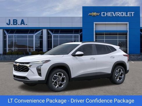 New 2026 Chevrolet Trax LT w/ Sunroof Package image 2