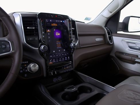 Used 2025 RAM 1500 Laramie w/ Laramie Southwest Edition AWD/4WD image 30