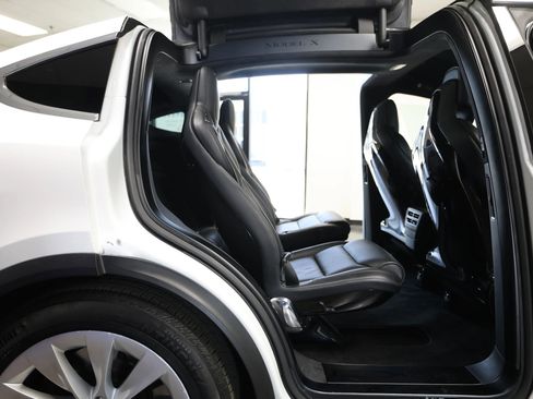Used 2016 Tesla Model X Performance image 38