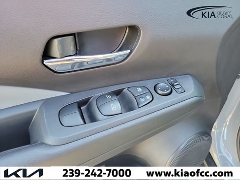 Used 2024 Nissan Kicks SR w/ SR Premium Package FWD image 21
