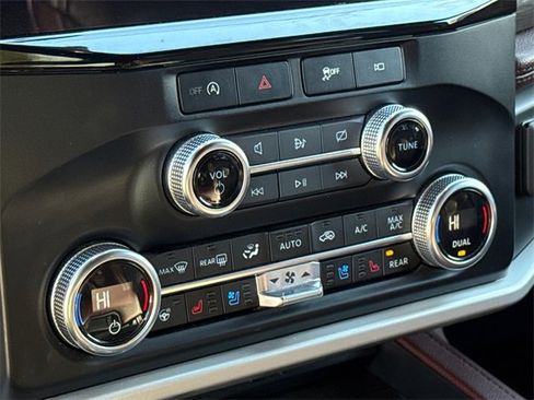 Used 2024 Ford Expedition Max Limited image 27