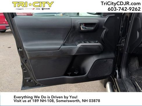 Used 2020 Toyota Tacoma TRD Sport w/ TRD Premium Sport Package image 11