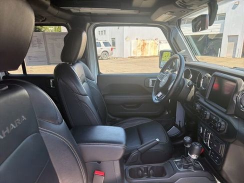Used 2023 Jeep Wrangler Unlimited Sahara w/ Cold Weather Group AWD/4WD image 16