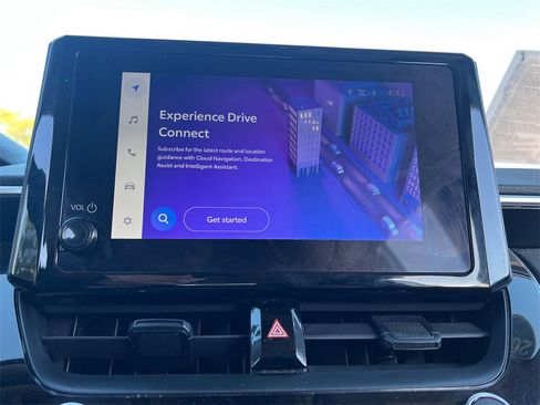 Used 2024 Toyota Corolla Cross LE image 17