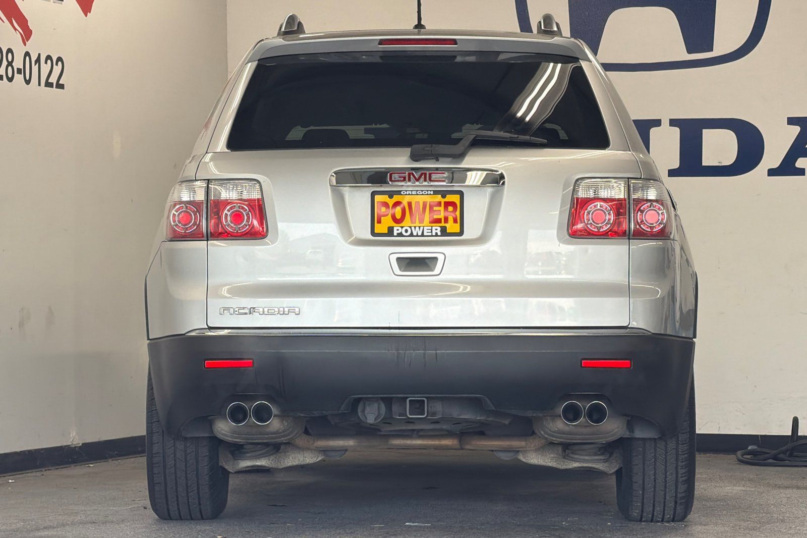 Used 2009 GMC Acadia SLT w/ Visibility Package FWD image 4