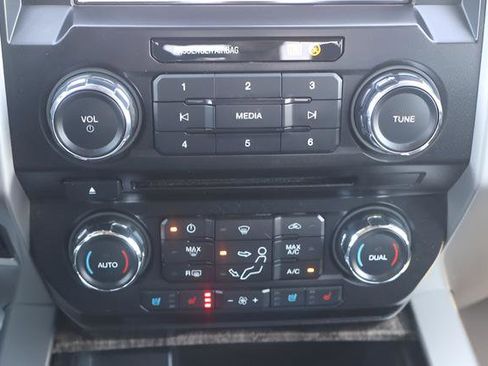 Used 2018 Ford F350 Lariat w/ Lariat Ultimate Package AWD/4WD image 12