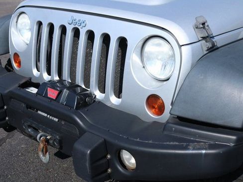 Used 2012 Jeep Wrangler Unlimited Rubicon image 11
