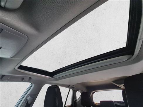 Used 2018 Toyota RAV4 XLE w/ Plus Extra Value Package AWD/4WD image 20