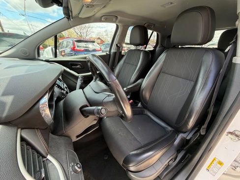 Used 2017 Chevrolet Trax LT w/ LT Convenience Package AWD/4WD image 10