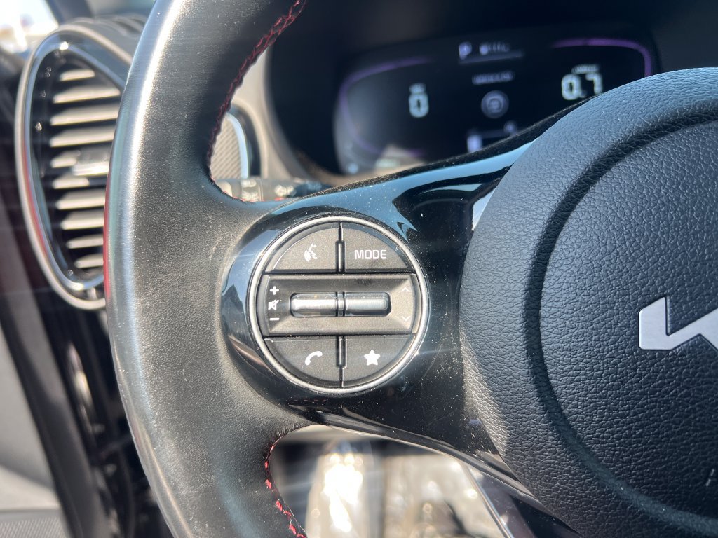 Certified 2023 Kia Soul GT-Line FWD image 17