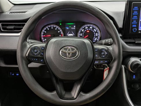 Used 2021 Toyota RAV4 LE image 19