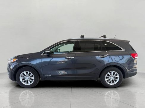 Used 2017 Kia Sorento AWD image 8