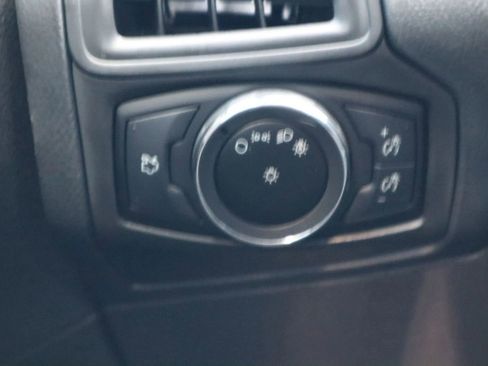 Used 2014 Ford Focus S image 25