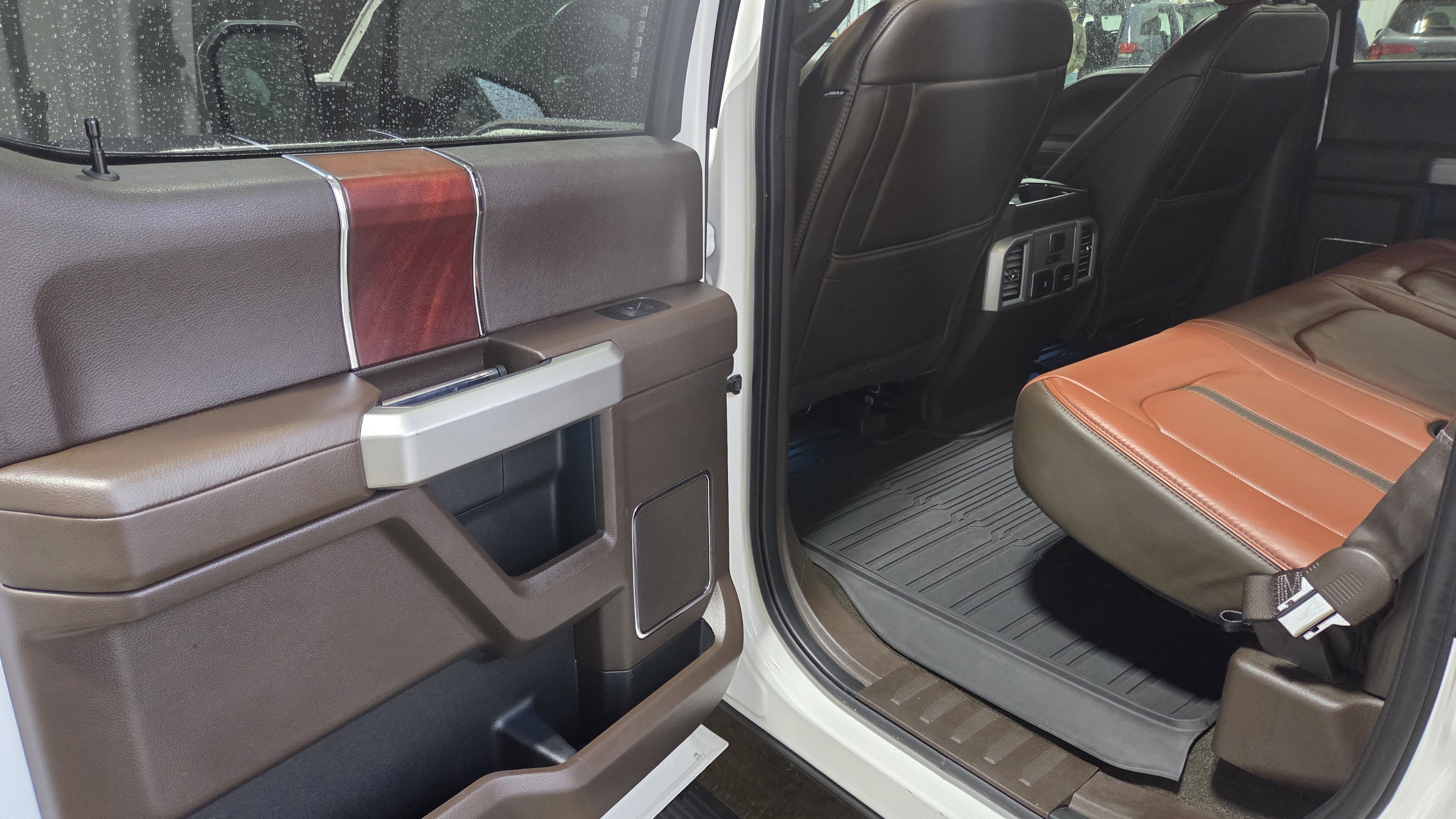 Used 2019 Ford F150 King Ranch w/ Equipment Group 601A Luxury AWD/4WD image 9
