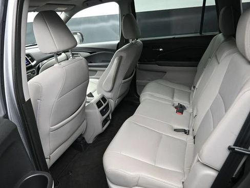 Used 2017 Honda Pilot Touring image 18