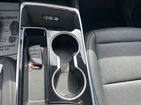 Used 2025 Chevrolet Equinox LT w/ Convenience Package II image 22