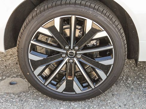 New 2026 Volvo XC60 T8 Ultra w/ Protection Package Premier image 10