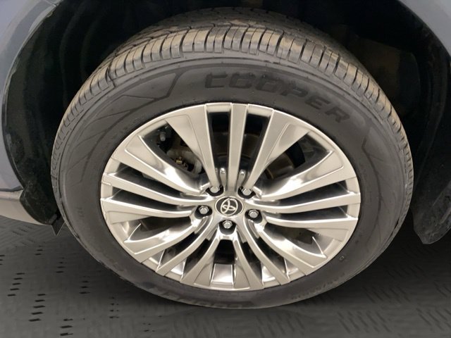 Used 2022 Toyota Venza Limited w/ Advanced Technology Package AWD/4WD image 17