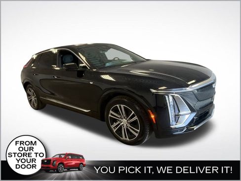 New 2025 Cadillac Lyriq Luxury image 2