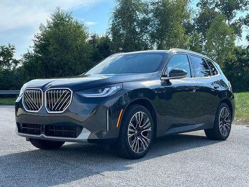 Certified 2025 BMW X3 xDrive30i w/ Convenience Package AWD/4WD image 3