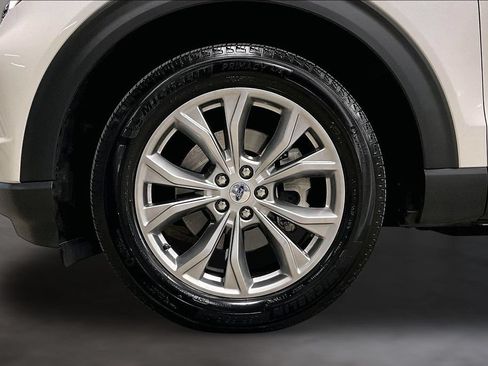 Used 2023 Ford Explorer XLT w/ Equipment Group 202A AWD/4WD image 36