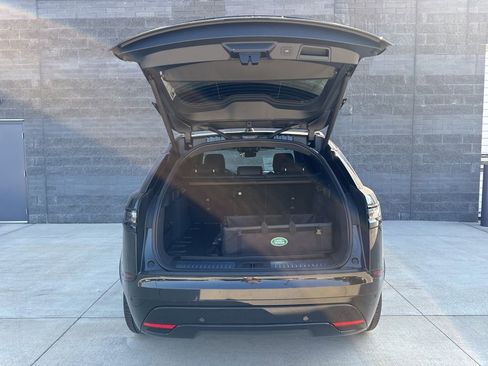 New 2025 Land Rover Range Rover Velar Dynamic SE image 9