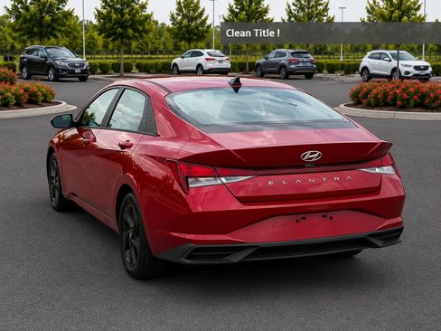 Used 2021 Hyundai Elantra SEL FWD image 3