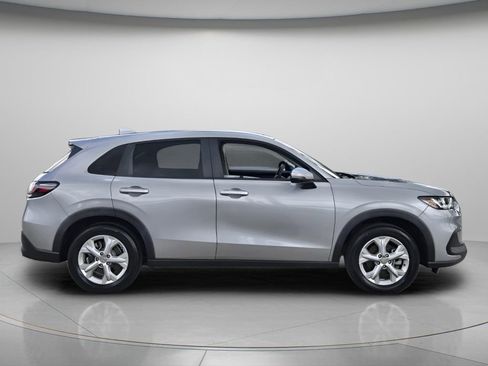 Certified 2023 Honda HR-V LX image 3