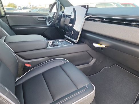 New 2026 GMC Sierra EV Elevation image 19