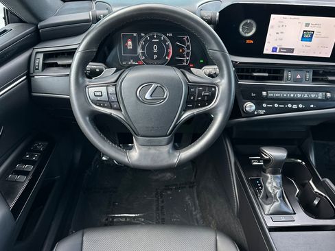 Used 2024 Lexus ES 350 350 w/ Accessory Package (Z2) image 17