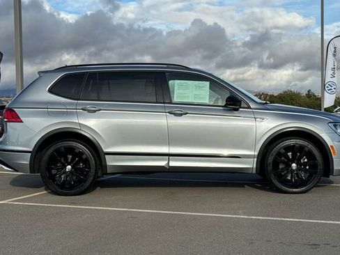 Certified 2020 Volkswagen Tiguan SE R-Line image 3
