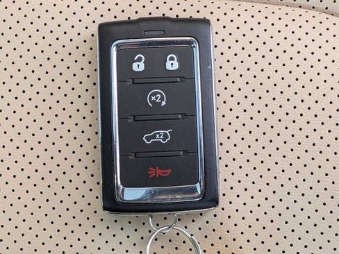 Used 2025 Jeep Grand Cherokee Limited w/ Luxury Tech Group II image 33