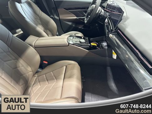 New 2026 BMW 530i xDrive w/ M Sport Package image 19