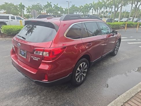 Used 2017 Subaru Outback 2.5i Limited AWD/4WD image 4