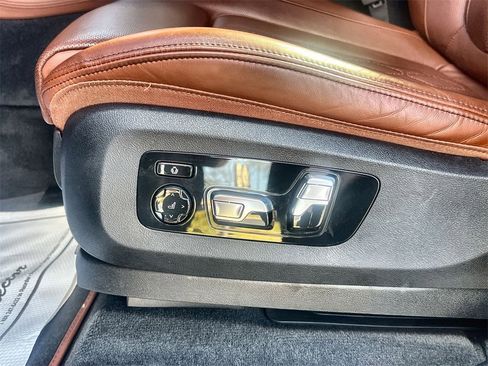 Used 2023 BMW X7 M60i w/ Executive Package image 22