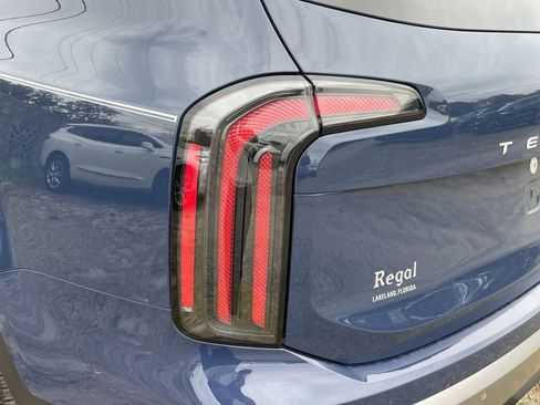 Used 2025 Kia Telluride SX image 10