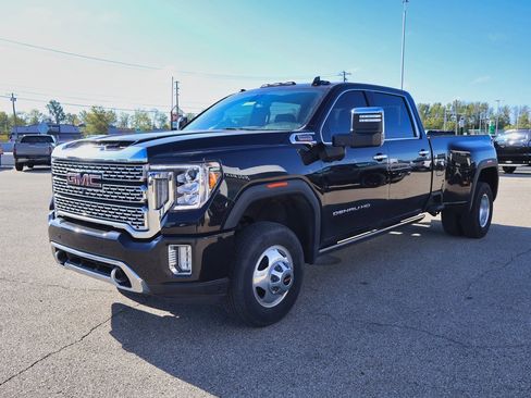 Certified 2022 GMC Sierra 3500 Denali image 9