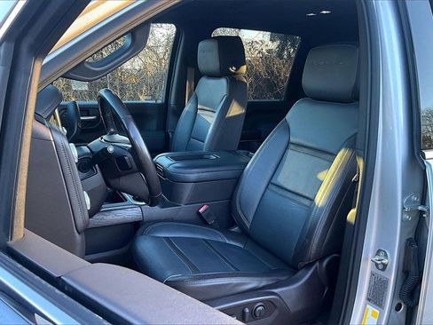 Certified 2020 GMC Sierra 3500 Denali w/ Denali Ultimate Package image 19