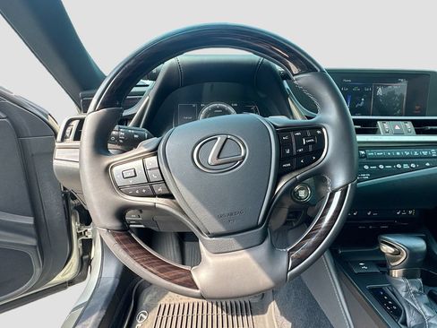 Used 2021 Lexus ES 350 w/ Premium Package FWD image 11