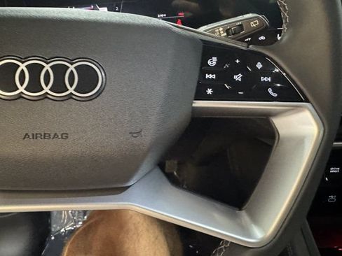 Used 2025 Audi Q5 Premium w/ Convenience Package AWD/4WD image 25