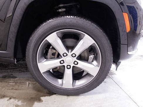 Used 2022 Jeep Grand Cherokee L Limited image 11