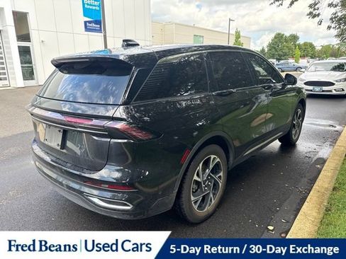 Used 2024 Lincoln Nautilus Premier AWD/4WD image 10