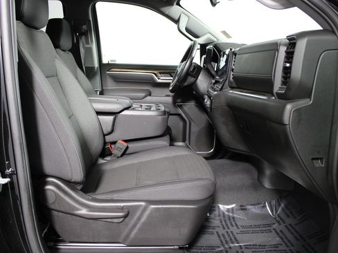 Used 2025 Chevrolet Silverado 1500 LT RWD image 16