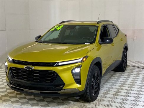 Used 2024 Chevrolet Trax ACTIV w/ Sunroof Package image 14