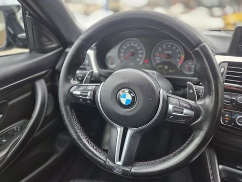 Used 2015 BMW M4 Convertible image 22